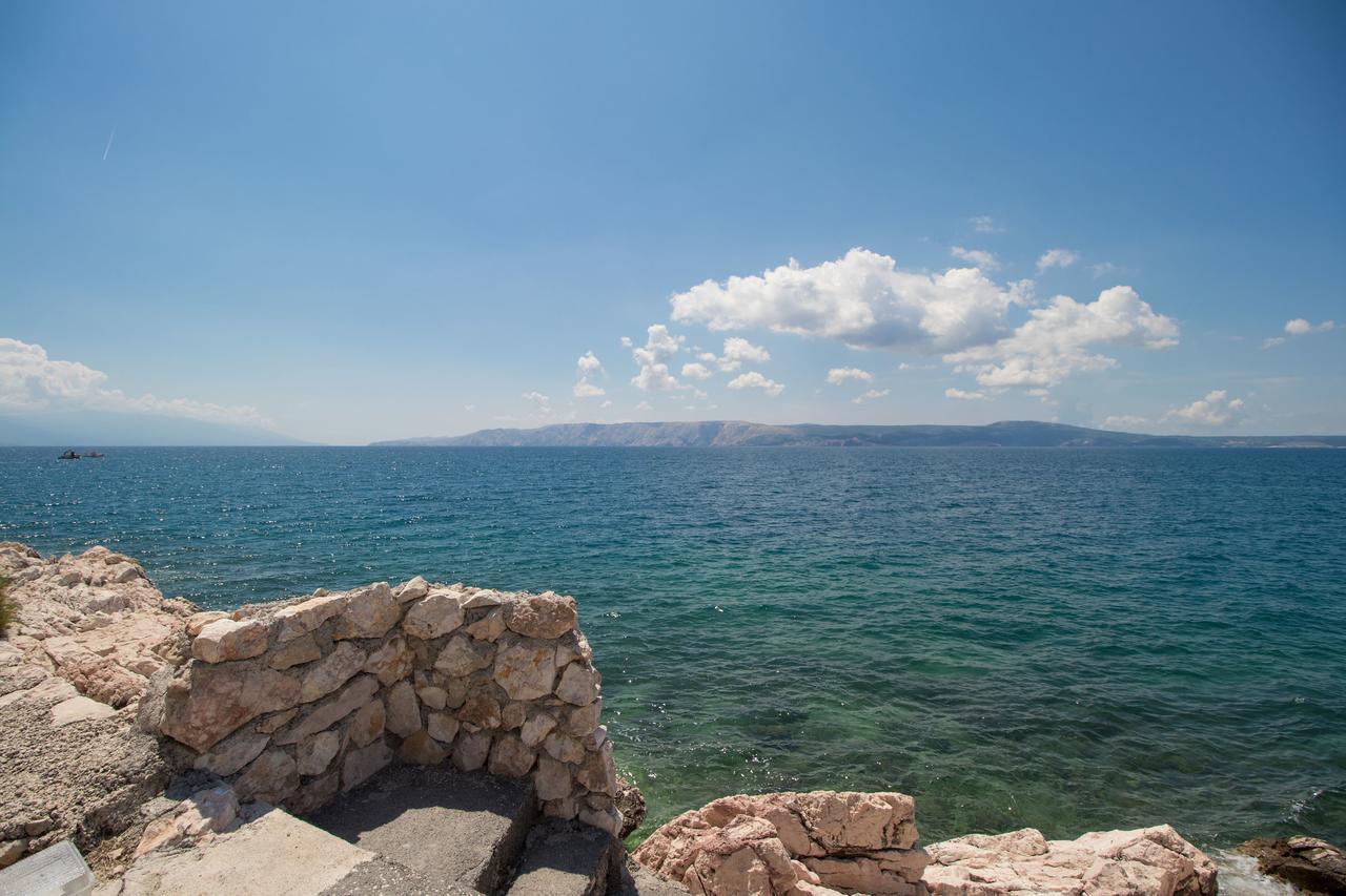 Apartments Josip By The Sea Novi Vinodolski Bagian luar foto